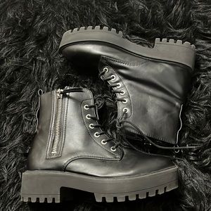 BLACK COMBAT BOOTS TRENDY 🖤